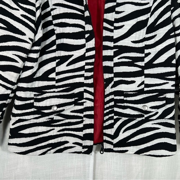 Chico’s Animal Print Zip Up Jacket - Picture 4 of 9